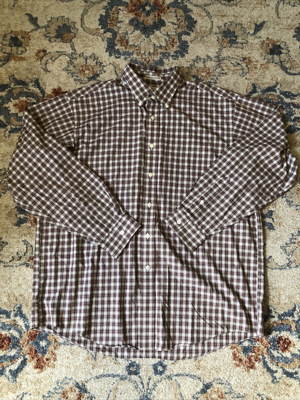 L.L Bean Men's Wrinkle and Stain Resistant Long Sleeves Red Plaid Shirt Size L